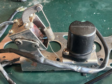 Cargar imagen en el visor de la galería, 50 40 hp Yamaha Mercury auto-start PRIMER STARTER ASSY 62Y-14380-00-00 equivalent 825106 / 62Y-14380-00-00 / 62Y143800000 / 62Y-14380-00 / 62Y1438000 COIL SOLENOID 6E9-86111-01-00 BRACKET 62Y-14291-00-00 four stroke