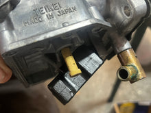Load image into Gallery viewer, 115 hp Yamaha CARBURETOR UPPER 6E5-14301-03-00 6e503 two stroke 1984 - one broken screw in 1 of 4 carb bowl screws