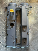 Load image into Gallery viewer, f 90 75 hp Yamaha CYLINDER HEAD COVER 6D8-11191-00-1S four stroke 2005-2007