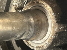 Cargar imagen en el visor de la galería, 90 hp Force LOWER UNIT up-and-down-to-shift 20” 6977061 1600-820588T1 Two Stroke 1992 908A92A case 6977061