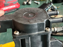 Cargar imagen en el visor de la galería, 200 225 250 300 HP Evinrude Etec 5006063 FLOAT CHAMBER vst Two Stroke