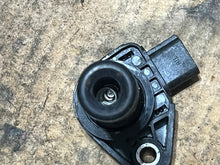 Cargar imagen en el visor de la galería, BF 200 225 250 hp Honda 30520-ZX2-003 ignition coil pre1997-2007+ four stroke