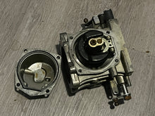 Load image into Gallery viewer, 250 hp Yamaha CARBURETORS 1-3-5 61A-14100-03-00 61A- 14101-03-00 61A-14102-03-00 two stroke 76 degree