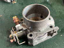 Cargar imagen en el visor de la galería, DF 140 115 hp Suzuki THROTTLE BODY four stroke 13300-90J00 2002-2012 some compatibility 90 100 hp