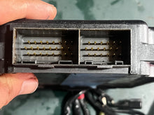 Load image into Gallery viewer, 250 225 hp Yamaha OX66 CDI CONTROL UNIT 65L-02 65L-85540-02-00 two stroke f8t33771 2001-2003