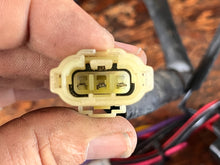 Cargar imagen en el visor de la galería, BF 250 225 200 hp MECHANICAL ENGINES 36452-ZW7-410AH four stroke FOR 3-pin main harnesses - some 40 - 250 hp compatibility