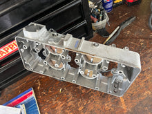 Load image into Gallery viewer, 250 225 hp Mercury THROTTLE BODY 827693T4 Two Stroke EFI 1994-1998