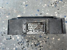 Cargar imagen en el visor de la galería, 225 hp Mercury 830046 Fuel ECM Engine Control Unit OEM 3 Liter EFI ECU 830046