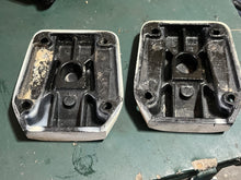 Load image into Gallery viewer, 225 200 150 hp Johnson Evinrude 37773 0338741 lower engine mount covers v6 TWO STROKE 1993-2000 90-225 hp compatibility