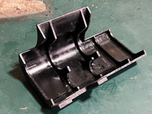 Load image into Gallery viewer, 90 115 150 175 200 hp Johnson Evinrude MOTOR CABLE BRACKET 340125 335571 two stroke v4 v6