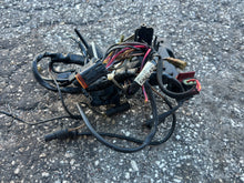 Cargar imagen en el visor de la galería, 200 225 250 hp Johnson Evinrude V6 engine harness 0586243 two stroke
