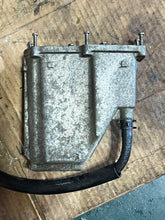 Load image into Gallery viewer, f 115 hp Yamaha 68V-14181-00-00 vst fuel FLOAT CHAMBER BODY 2000-2011 68V-14567-00-00 SCREWS four stroke