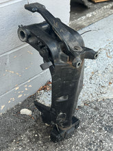 Load image into Gallery viewer, DF 60 70 hp Suzuki STEERING BRACKET 43750-99E02-0EP SWIVEL BRACKET 43111-99E00-0EP four stroke 1998-2009 compatible up to df140