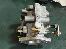 Cargar imagen en el visor de la galería, 40 50 hp Johnson Evinrude CARBURETOR SET 397064 395790 398318 396140 Two Stroke 2 Cylinder 1985-1993 also 398347 398346 432982 432983 432985 432984 432437 398340