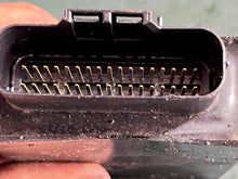 Cargar imagen en el visor de la galería, DF 30 hp Suzuki ECU control unit 33920-94L40 f8t56272 four stroke 2016-2018