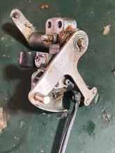 Cargar imagen en el visor de la galería, DF 115 hp Suzuki CLUTCH LEVER 21110-92J00 CLUTCH HOLDER LEVER 21151-92J00, CLUTCH SHAFT ARM 21230-92J00 NEUTRAL SWITCH 37721-93J00 four stroke 2013-2020
