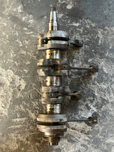 Cargar imagen en el visor de la galería, 115 120 140 hp Tohatsu Nissan CRANKSHAFT 3C7000502 Two Stroke 4 cylinder carbureted