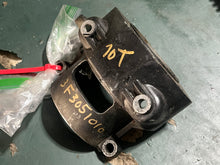 Cargar imagen en el visor de la galería, 70 60 hp Tohatsu STARTER BRACKET 3F3051010 two stroke 2002