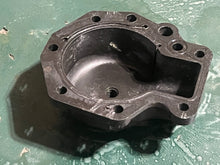 Lade das Bild in den Galerie-Viewer, 6 hp Evinrude carb FLOAT CHAMBER 5000041 0345208 four stroke 1998-2001 some compatibility 5-15 hp