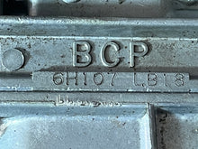 Lade das Bild in den Galerie-Viewer, 90 75 hp Yamaha CARBURETOR 3 bottom 6H1-14303-07-00 TWO STROKE 1992-2003 - NO GASKET