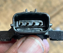 Load image into Gallery viewer, vf 90 hp Yamaha 68F-83688-10-00 throttle MAP SENSOR 2012-2022 four stroke, some 90-200 hp