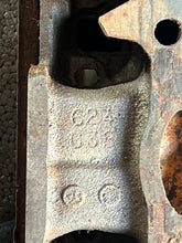 Cargar imagen en el visor de la galería, sold ebay aug2025——5.0 5.7 Liter OMC 1989 cylinder head #2 3853852 985431 Valve Cover 0986748 volvo