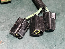 Load image into Gallery viewer, 300 250 225 200 hp Yamaha HPDI STATOR 60V-81410-01-00 60V-81410-02-00 three connector Two Stroke 2000-2004 2005-2009 outboard