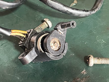 Load image into Gallery viewer, F 115 hp Yamaha TRIM SENDER with screws 67H-83672-01-00 four stroke 2010-2022 compatible 75 90 150 175 200 225 250