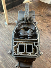 Load image into Gallery viewer, 250 225 hp Yamaha 20” MIDSECTION hpdi SWIVEL 64E-43311-10-8D STEERING BRACKET 66K-42510-00-8D UPPER CASING 60X-45111-00-8D EXHAUST 60V-41137-00-94 two stroke 2003 3.1 Liter