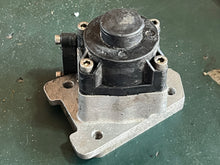 Load image into Gallery viewer, 135 150 hp Mercury OIL PUMP 855762 two stroke DFI OPTIMAX Two Stroke