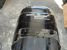 Load image into Gallery viewer, damaged 200 225 hp Yamaha HPDI TOP COWLING 6P5-42610-00-NA two stroke 2005-2006 motor cover, engine cover, hood for 3.1 liter outboards