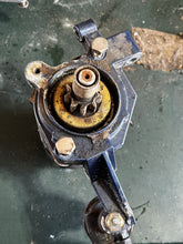 Lade das Bild in den Galerie-Viewer, 90 80 hp Tohatsu Nissan STARTER MOTOR 353760103 BRACKET UPPER 3B7051010 Two Stroke