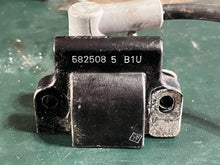 Load image into Gallery viewer, 200 225 250 hp Johnson Evinrude IGNITION COIL 0582508 18-5179 two stroke v6