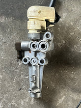 Lade das Bild in den Galerie-Viewer, f 100 80 hp Yamaha 67F-14380-00-00 PRIMER STARTER carburetor STARTER BODY 67F-14378-00-00 Four Stroke 1999