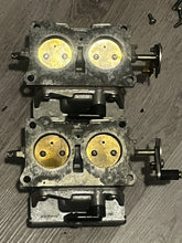 Lade das Bild in den Galerie-Viewer, 90 hp Johnson Evinrude CARBURETOR SET two stroke 1982 v4 328811 327889 56C JETS
