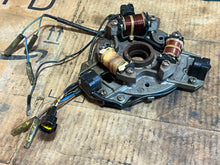 Load image into Gallery viewer, 50 40 hp Yamaha OEM BASE ASSY 63D-85560-10-00 stator trigger Two Stroke 2000-2005