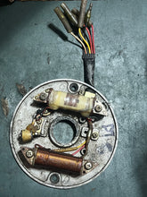 Cargar imagen en el visor de la galería, DT 8 & 6 hp Suzuki STATOR 32101-98151 STATOR ASSY two stroke 1986-2002