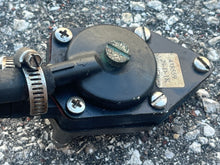 Cargar imagen en el visor de la galería, 140 hp Evinrude Johnson low pressure FUEL PUMP 438559 two stroke v4 1989