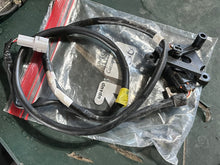 Cargar imagen en el visor de la galería, DF 150 200 hp Suzuki TRIM SENDER SENSOR 34840-98J11 LEVER 34841-96J00 BRACKET 34845-96J00 four stroke 2017-2024