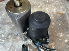 Lade das Bild in den Galerie-Viewer, vf 90 75 hp Yamaha POWER TRIM & TILT 6FP-43800-00-00 LOWER MOUNT PIN 6EK-43818-00-00 four stroke 2016-2022