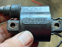 Cargar imagen en el visor de la galería, Yamaha Ignition Coil f6t509 688-85570-11-00 two stroke 1981-1996