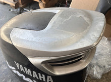 Cargar imagen en el visor de la galería, 200 hp Yamaha TOP COWL AIR DUCT MOLDING 68J-42613-00-3P LOUVER 2 68J-42636-00-3P DAMPER 68J-42662-00-00 Two Stroke hpdi 2001-2004