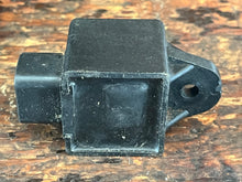 Cargar imagen en el visor de la galería, 150 -250 hp Yamaha FUEL RELAY 6-pin 68V-81950-00-00 SN2210 two stroke REC68V-81950-00