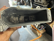 Load image into Gallery viewer, f 150 hp Yamaha VST 63P-14180-00-00 FLOAT CHAMBER & 63P-13907-01-00 FUEL PUMP tested FOUR STROKE 2005 nla, super #s: 63P-14180-01-00, 63P-14180-02-00, 63P-14180-03-00 2005-2007