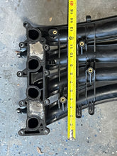 Cargar imagen en el visor de la galería, DF 175 150 hp Suzuki INTAKE MANIFOLD 13110-96J00 four stroke 2006-2010 some compatibility 200 hp