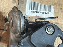 Load image into Gallery viewer, f 100 90 80 hp Yamaha 67F-13641-00-94 MANIFOLD 1,  DIAPHRAGM 67F-14369-00-00 1999-2003 four stroke