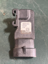 Lade das Bild in den Galerie-Viewer, 30 - 300 hp Mercury 28004403 Map Sensor 854445 Mariner two stroke