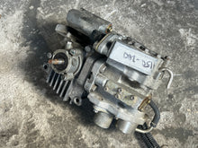 Cargar imagen en el visor de la galería, 150 175 200 hp Yamaha HIGH PRESSURE FUEL PUMP 68F-13910-10-00 68F-13910-00-00 two stroke 2004-2012