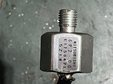 Lade das Bild in den Galerie-Viewer, f 250 hp Yamaha KNOCK SENSOR 6P2-85780-00-00 four stroke 2005-2018 some 200 225 compatibility