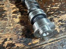 Cargar imagen en el visor de la galería, BF 225 250 hp Honda CAMSHAFT RIGHT  14111-ZY3-A00 four stroke 2006-up